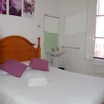 Πανσιόν Hera *